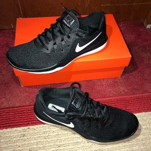 Flex Supremes TR6 Training Nike